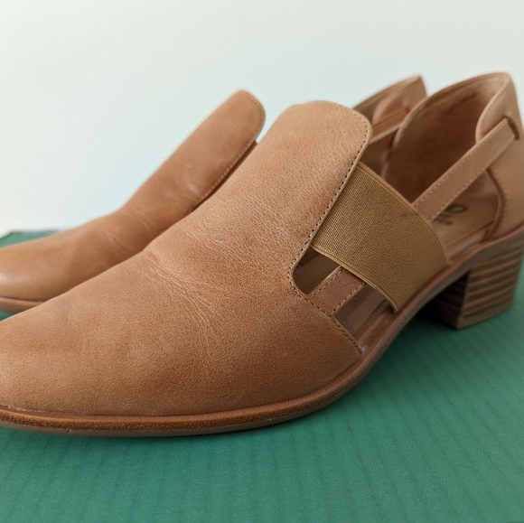 Jane Debster Leather Loafer Heels - Picture 2 of 4